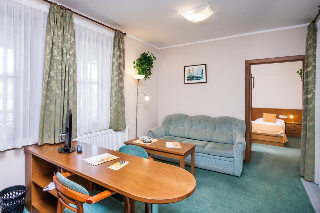 Hotel Jelinkova Vila Velke Mezirici Room photo